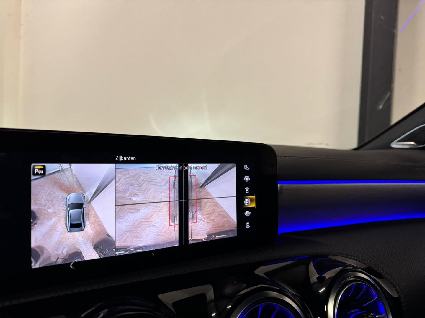 Mercedes-Benz A-Klasse 250 e Business Solution AMG PANO HUD CAM