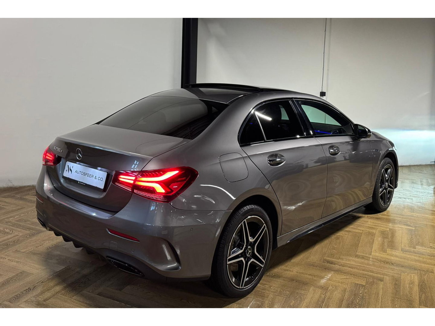 Mercedes-Benz A-Klasse 250 e Business Solution AMG PANO HUD CAM