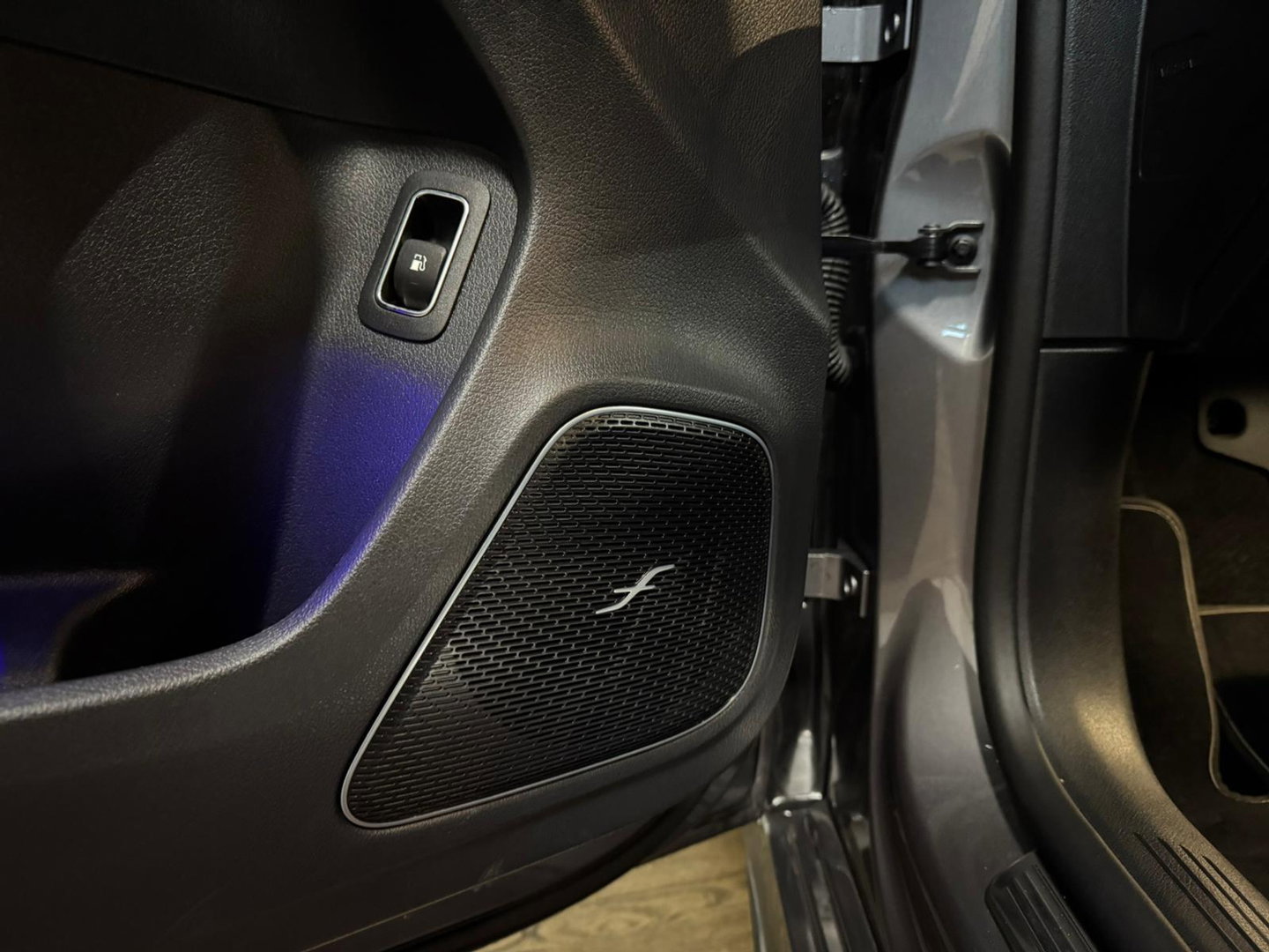 Mercedes-Benz A-Klasse 250 e Business Solution AMG PANO HUD CAM