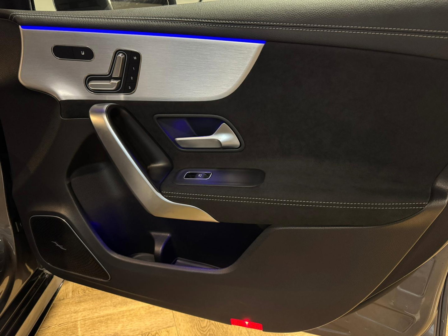 Mercedes-Benz A-Klasse 250 e Business Solution AMG PANO HUD CAM