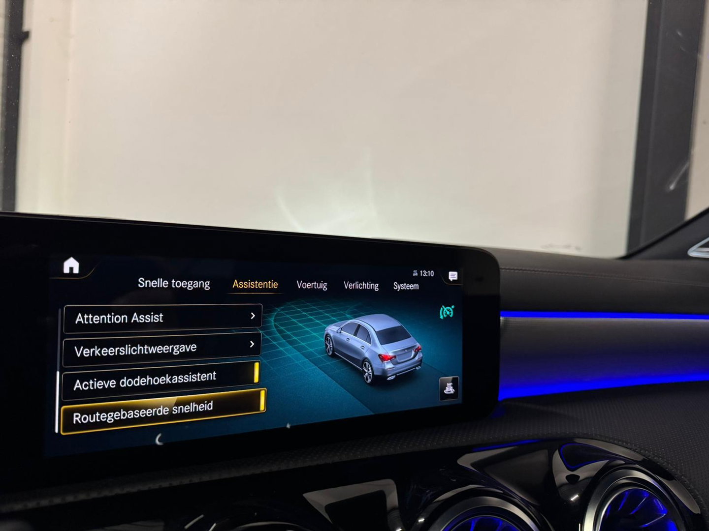 Mercedes-Benz A-Klasse 250 e Business Solution AMG PANO HUD CAM