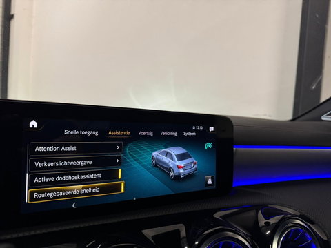 Mercedes-Benz A-Klasse 250 e Business Solution AMG PANO HUD CAM