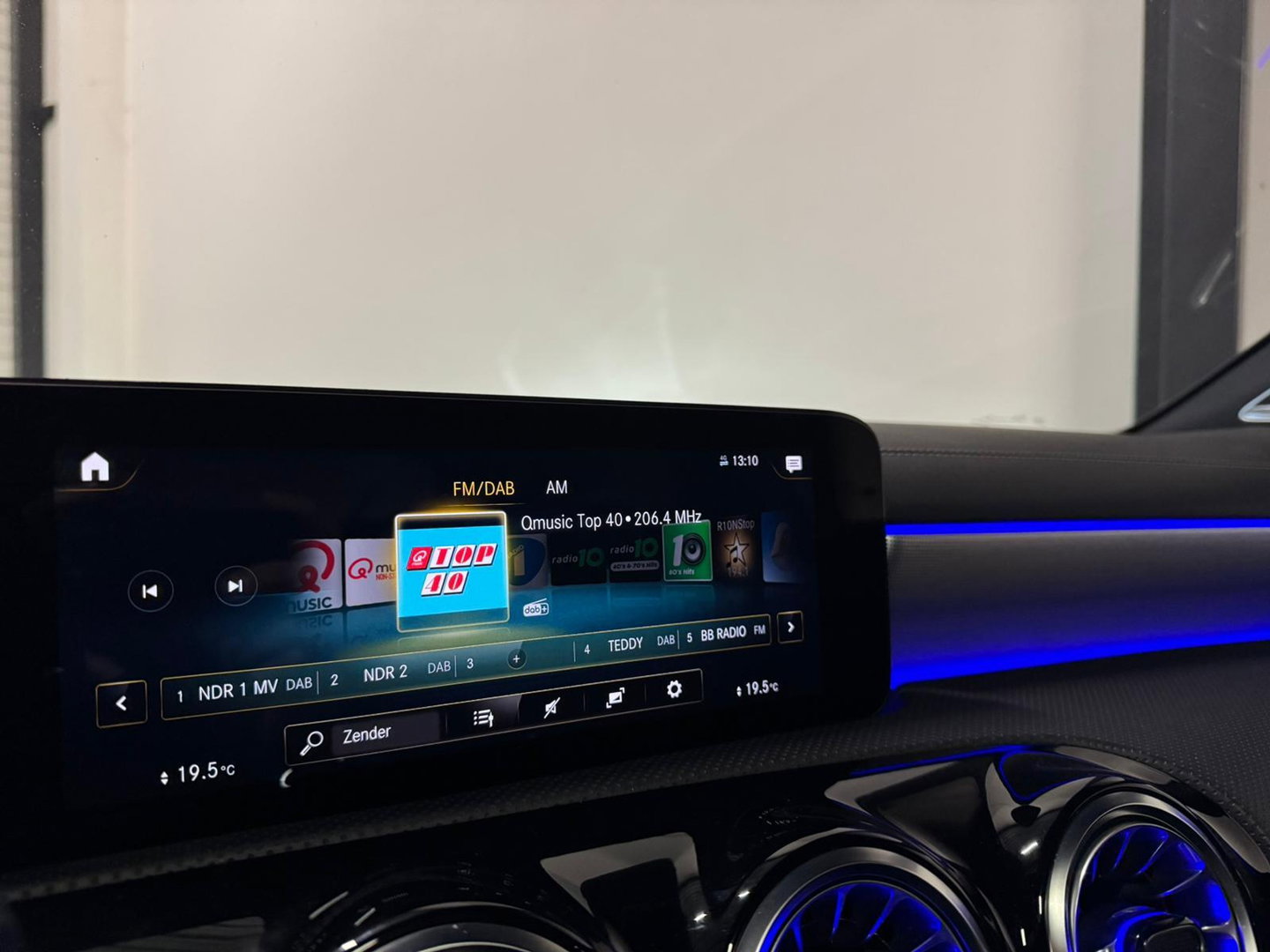 Mercedes-Benz A-Klasse 250 e Business Solution AMG PANO HUD CAM