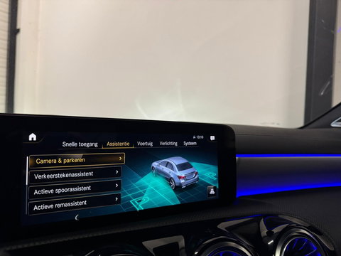 Mercedes-Benz A-Klasse 250 e Business Solution AMG PANO HUD CAM
