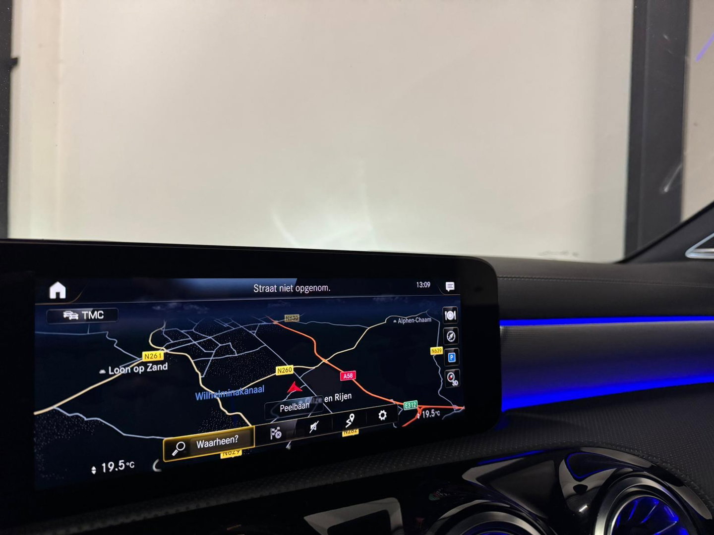 Mercedes-Benz A-Klasse 250 e Business Solution AMG PANO HUD CAM