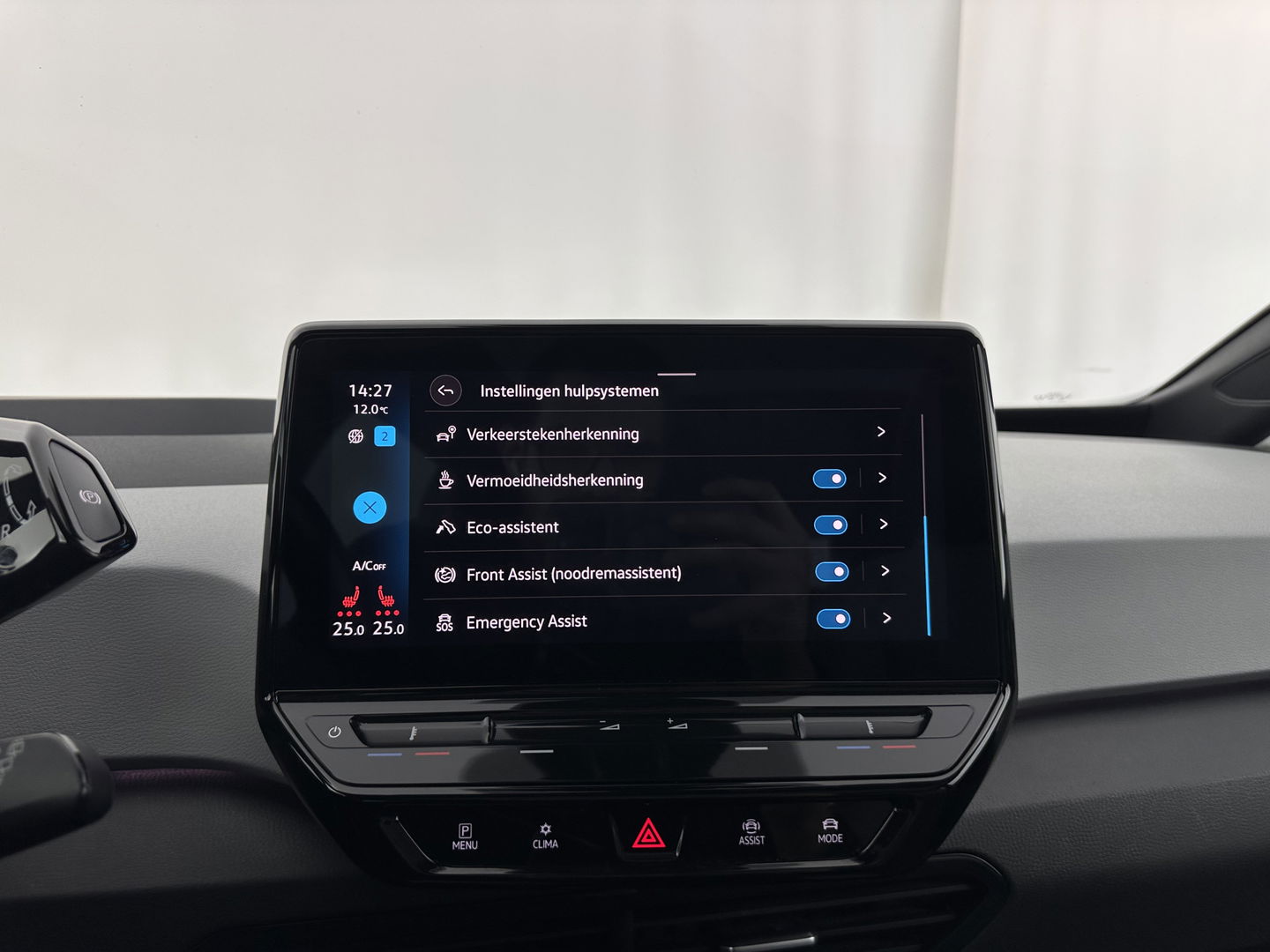 Volkswagen ID.3 First Max 58 kWh [ 3-Fase-11kW ] {SOH-87%} (INCL-BTW) *HEATPUMP | PANO | HEAD-UP | ADAPTIVE-CRUISE | IQ-LIGHTS | BLINDSPOT | CAMERA | KEYLESS | MICROFIBRE | AMBIENTLIGHT | NAVI-FULLMAP | DAB+ | ECC | HEATED-SPORTSEATS | DIGI-COCKPIT |