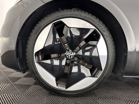 Volkswagen ID.3 First Max 58 kWh [ 3-Fase-11kW ] {SOH-87%} (INCL-BTW) *HEATPUMP | PANO | HEAD-UP | ADAPTIVE-CRUISE | IQ-LIGHTS | BLINDSPOT | CAMERA | KEYLESS | MICROFIBRE | AMBIENTLIGHT | NAVI-FULLMAP | DAB+ | ECC | HEATED-SPORTSEATS | DIGI-COCKPIT |