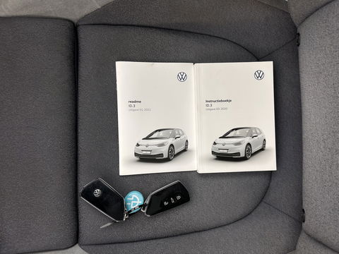 Volkswagen ID.3 First Max 58 kWh [ 3-Fase-11kW ] {SOH-87%} (INCL-BTW) *HEATPUMP | PANO | HEAD-UP | ADAPTIVE-CRUISE | IQ-LIGHTS | BLINDSPOT | CAMERA | KEYLESS | MICROFIBRE | AMBIENTLIGHT | NAVI-FULLMAP | DAB+ | ECC | HEATED-SPORTSEATS | DIGI-COCKPIT |