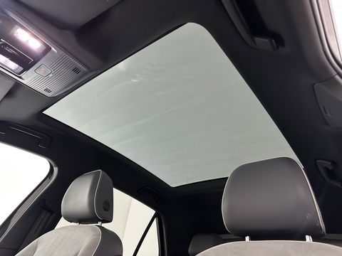 Volkswagen ID.3 First Max 58 kWh [ 3-Fase-11kW ] {SOH-87%} (INCL-BTW) *HEATPUMP | PANO | HEAD-UP | ADAPTIVE-CRUISE | IQ-LIGHTS | BLINDSPOT | CAMERA | KEYLESS | MICROFIBRE | AMBIENTLIGHT | NAVI-FULLMAP | DAB+ | ECC | HEATED-SPORTSEATS | DIGI-COCKPIT |