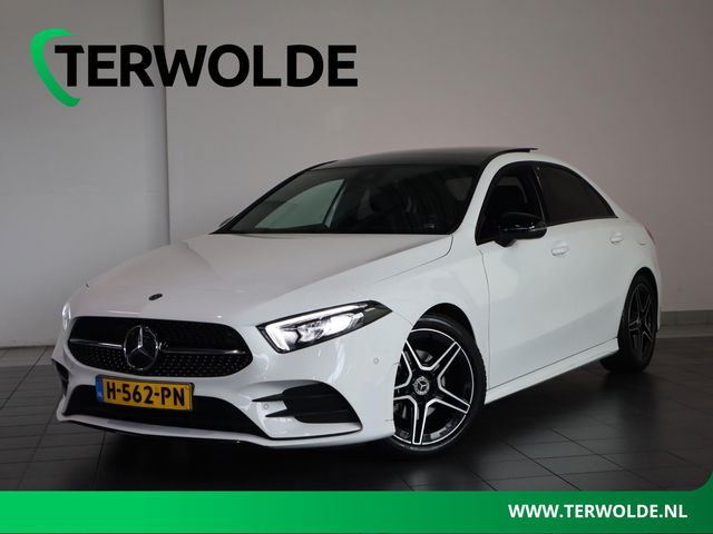 Mercedes-Benz A-Klasse - 200 Business Solution AMG | Panoramadak | Night Pakket | Trekhaak |