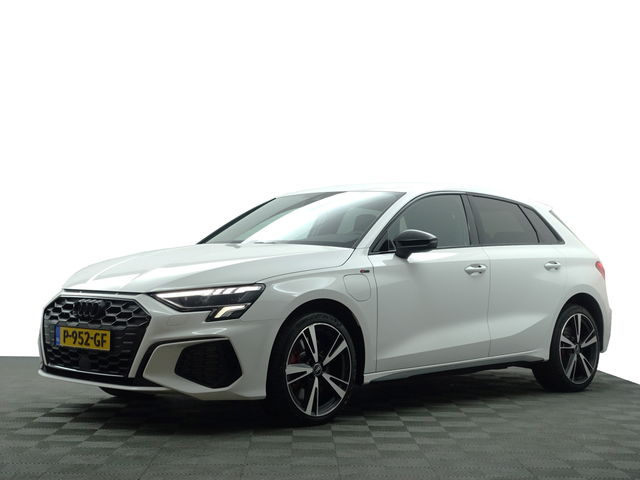 Audi A3 - Sportback 45 TFSI e S edition Competition Aut- Carplay, Xenon Led, Ada Cruise, Dynamic Select, Standkachel, Virtual Cockpit