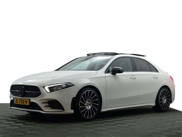 Mercedes-Benz A-Klasse - 200 AMG Night Edition Aut- Panoramadak, Carplay, Android Auto, Camera, Xenon Led, Park Assist
