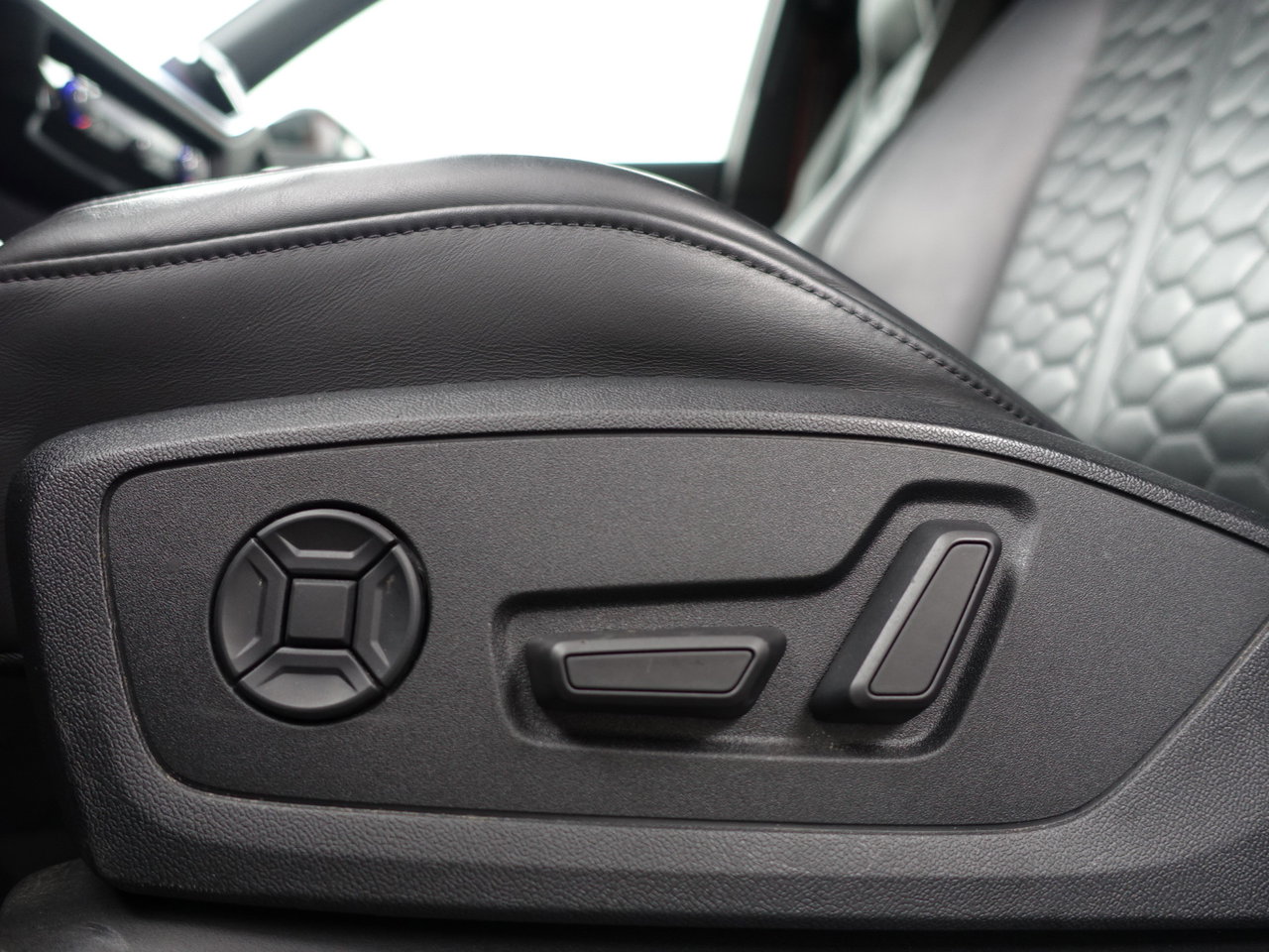 Audi RSQ3