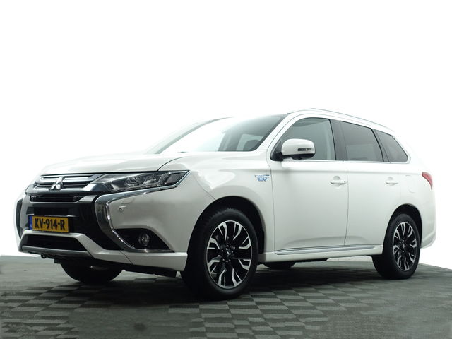 Mitsubishi Outlander - 2.0 PHEV 4WD instyle+ Aut- 360 Camera, Leder, Stuur/Stoelverwarming, Clima, Xenon Led