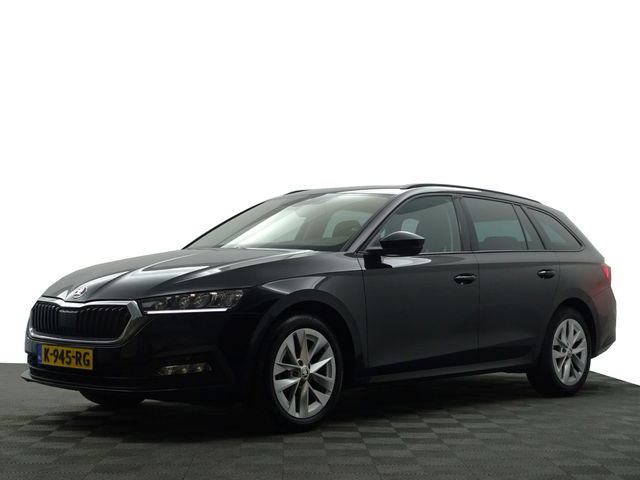 Škoda Octavia - Combi 1.0 e-TSI Business Edition Aut- Stuur/Stoelverwarming, Carplay, Android Auto, Sfeerverlichting, Camera, Ada Cruise
