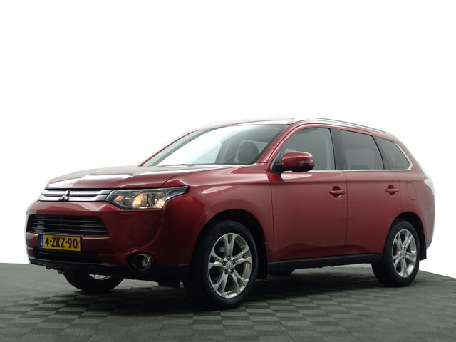 Mitsubishi Outlander - 2.0 Instyle+ Aut- 7 Pers, Schuifdak, Camera, Stoelverwarming, Trekhaak, Leder Interieur