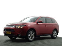 Mitsubishi Outlander - 2.0 Instyle+ Aut- 7 Pers, Schuifdak, Camera, Stoelverwarming, Trekhaak, Leder Interieur