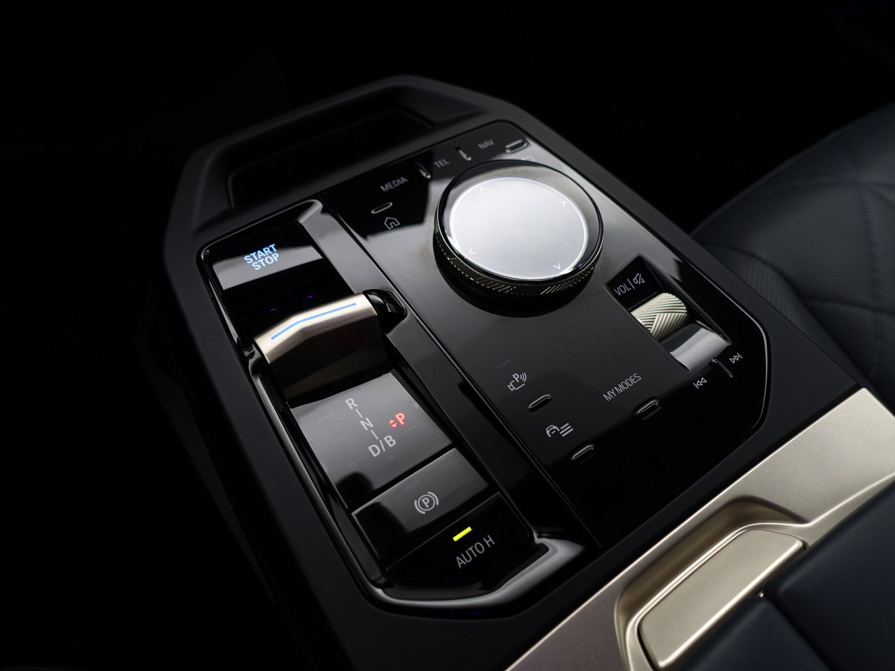 BMW iX