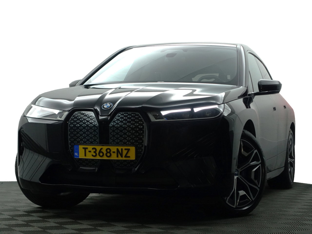 BMW iX