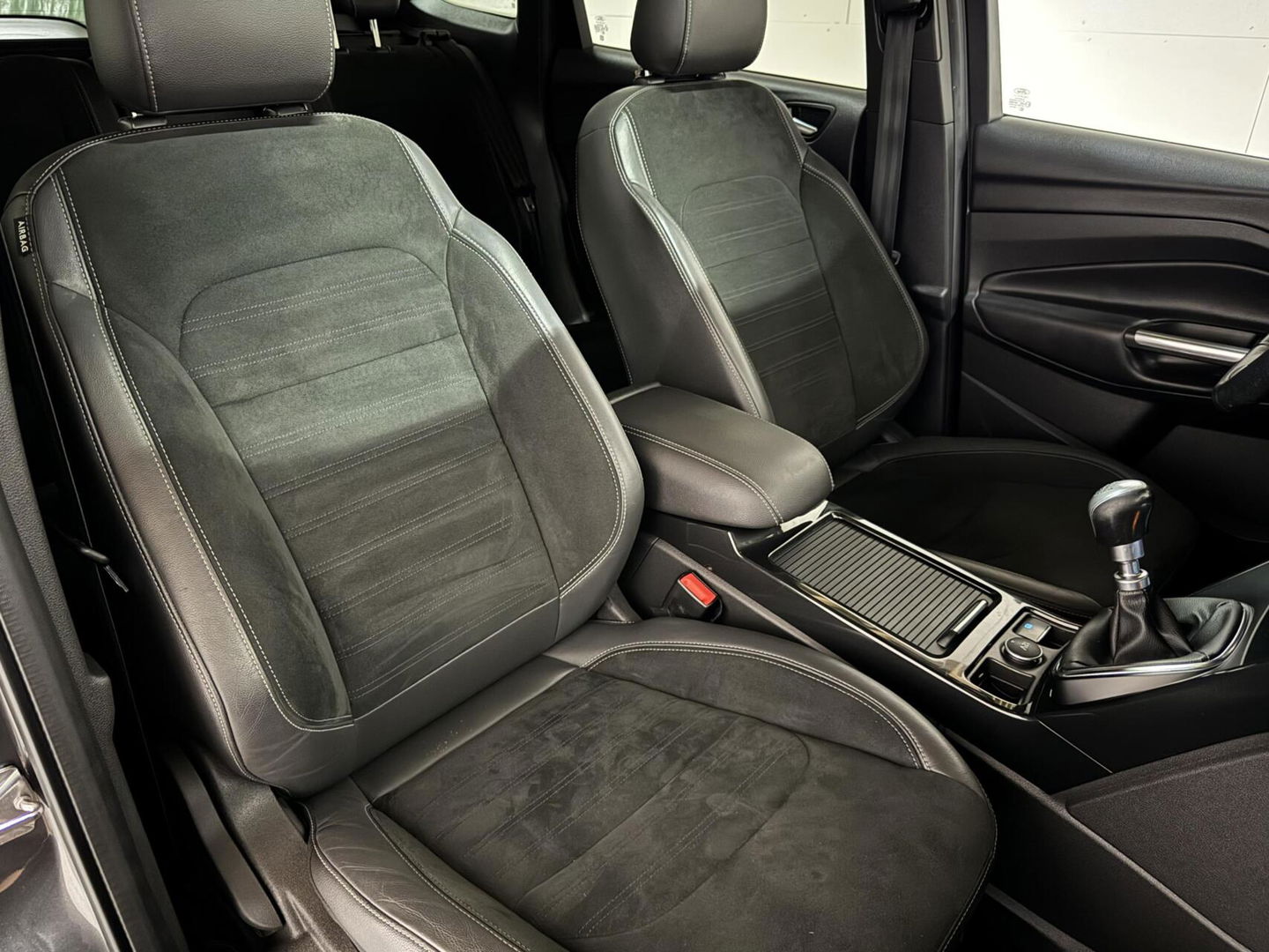 Ford Kuga 1.5 EcoBoost ST Line Pano Camera Carplay Winterpakket NAP