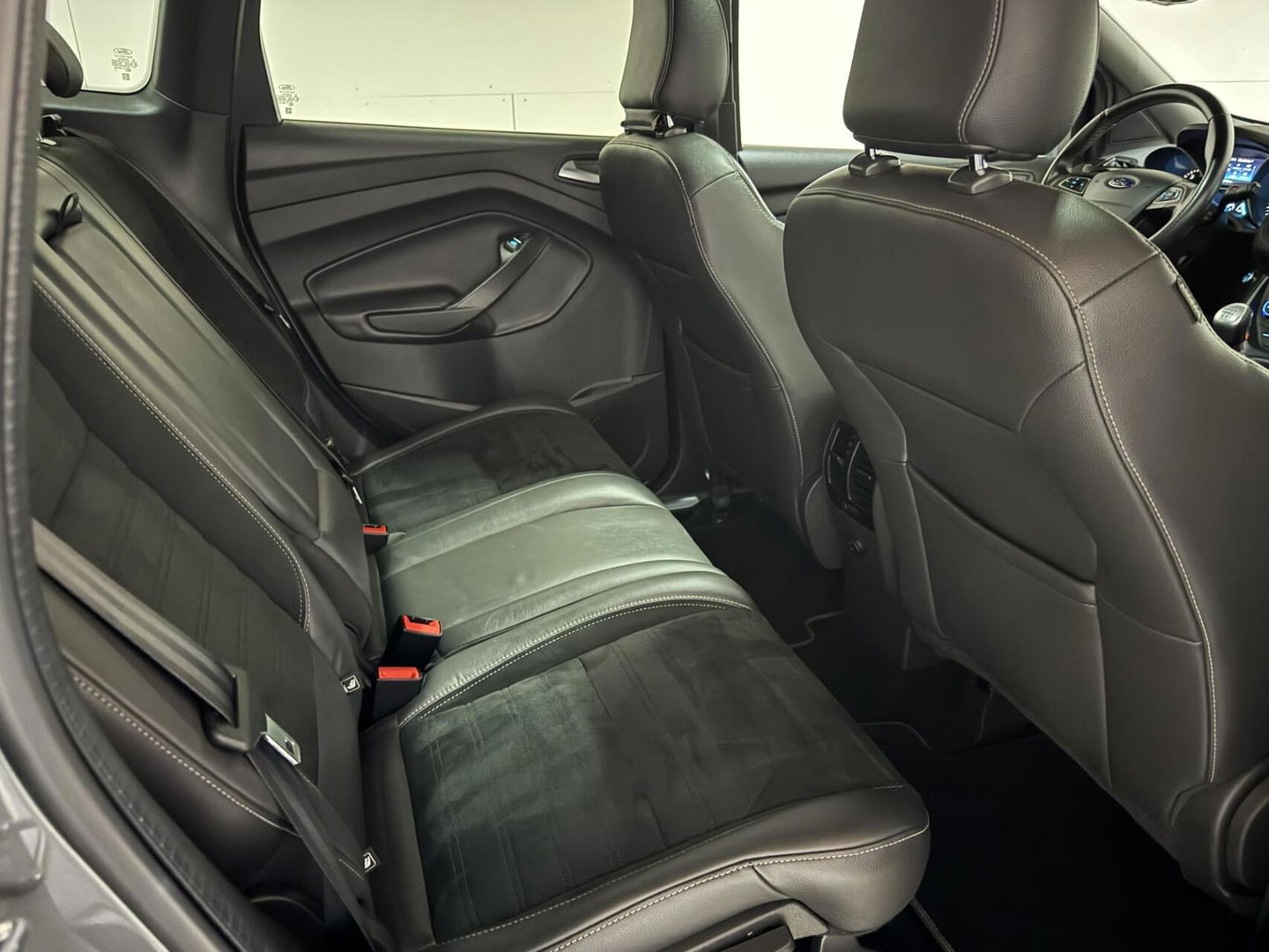 Ford Kuga 1.5 EcoBoost ST Line Pano Camera Carplay Winterpakket NAP