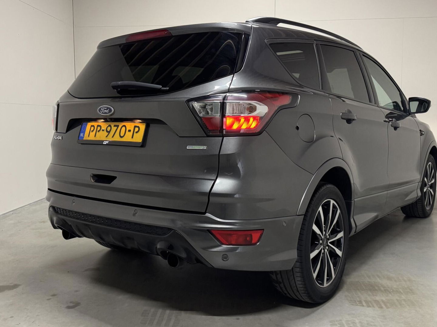 Ford Kuga 1.5 EcoBoost ST Line Pano Camera Carplay Winterpakket NAP