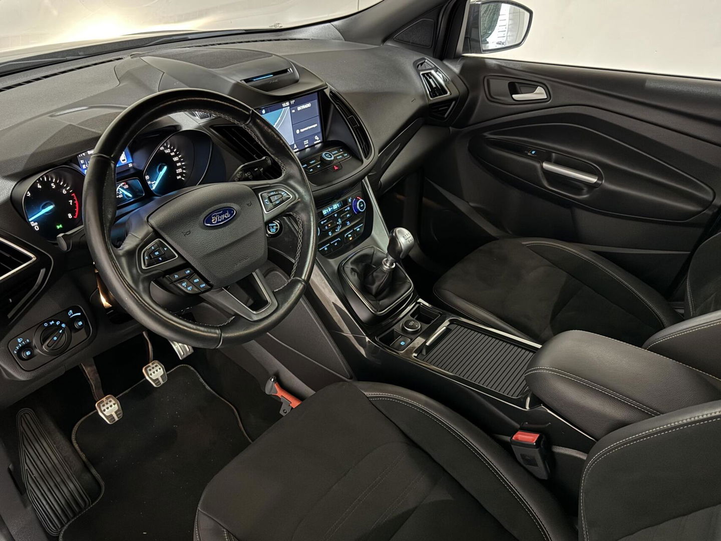 Ford Kuga 1.5 EcoBoost ST Line Pano Camera Carplay Winterpakket NAP