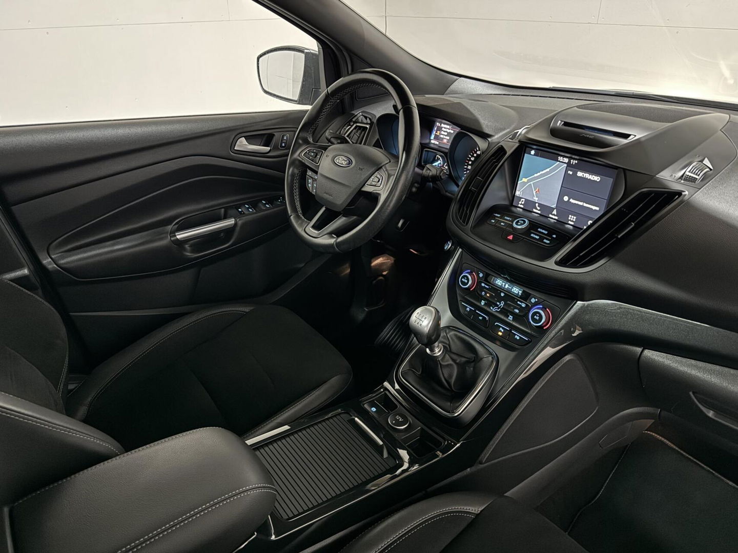 Ford Kuga 1.5 EcoBoost ST Line Pano Camera Carplay Winterpakket NAP