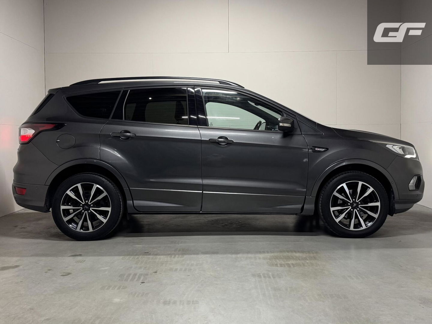 Ford Kuga 1.5 EcoBoost ST Line Pano Camera Carplay Winterpakket NAP