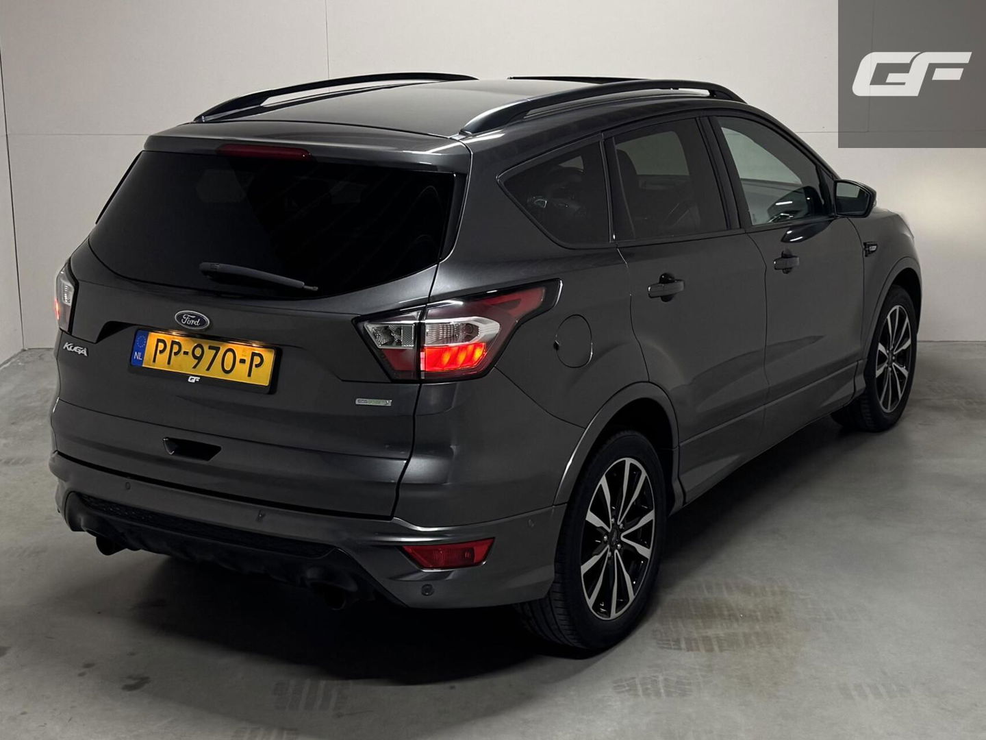Ford Kuga 1.5 EcoBoost ST Line Pano Camera Carplay Winterpakket NAP