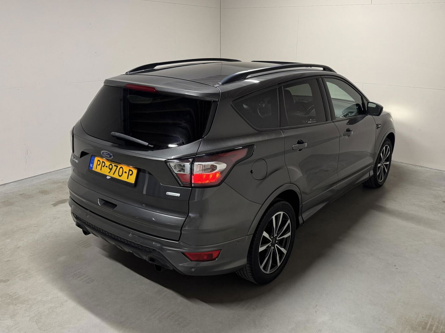 Ford Kuga 1.5 EcoBoost ST Line Pano Camera Carplay Winterpakket NAP