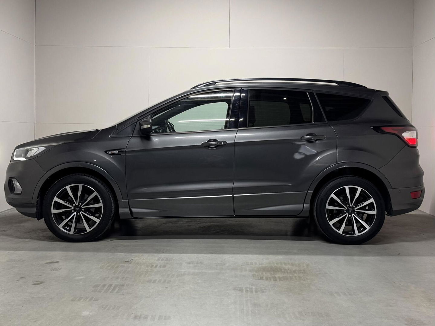 Ford Kuga 1.5 EcoBoost ST Line Pano Camera Carplay Winterpakket NAP