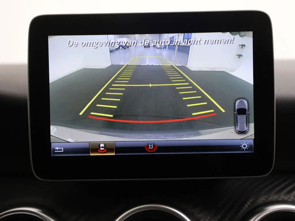 Mercedes-Benz A-Klasse 180 AMG Pano Camera Cruise Stoelver. NAP