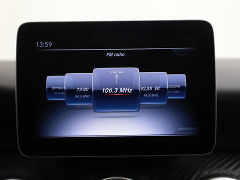 Mercedes-Benz A-Klasse 180 AMG Pano Camera Cruise Stoelver. NAP