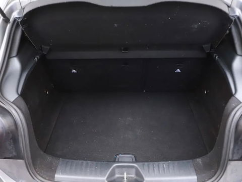 Mercedes-Benz A-Klasse 180 AMG Pano Camera Cruise Stoelver. NAP