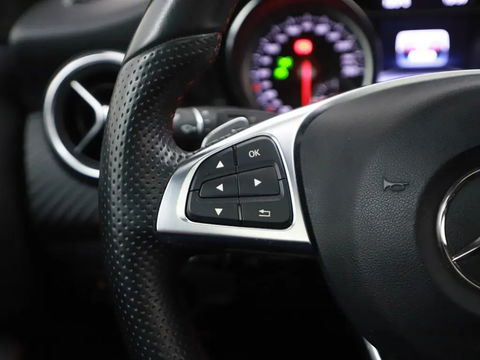 Mercedes-Benz A-Klasse 180 AMG Pano Camera Cruise Stoelver. NAP