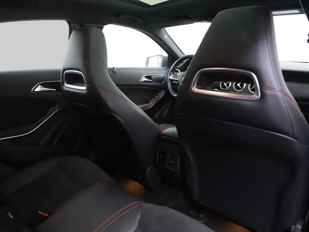 Mercedes-Benz A-Klasse 180 AMG Pano Camera Cruise Stoelver. NAP