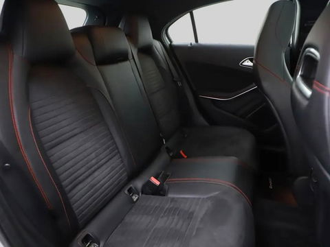 Mercedes-Benz A-Klasse 180 AMG Pano Camera Cruise Stoelver. NAP