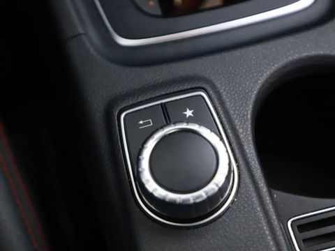 Mercedes-Benz A-Klasse 180 AMG Pano Camera Cruise Stoelver. NAP