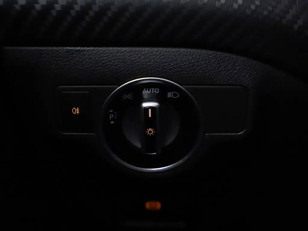 Mercedes-Benz A-Klasse 180 AMG Pano Camera Cruise Stoelver. NAP