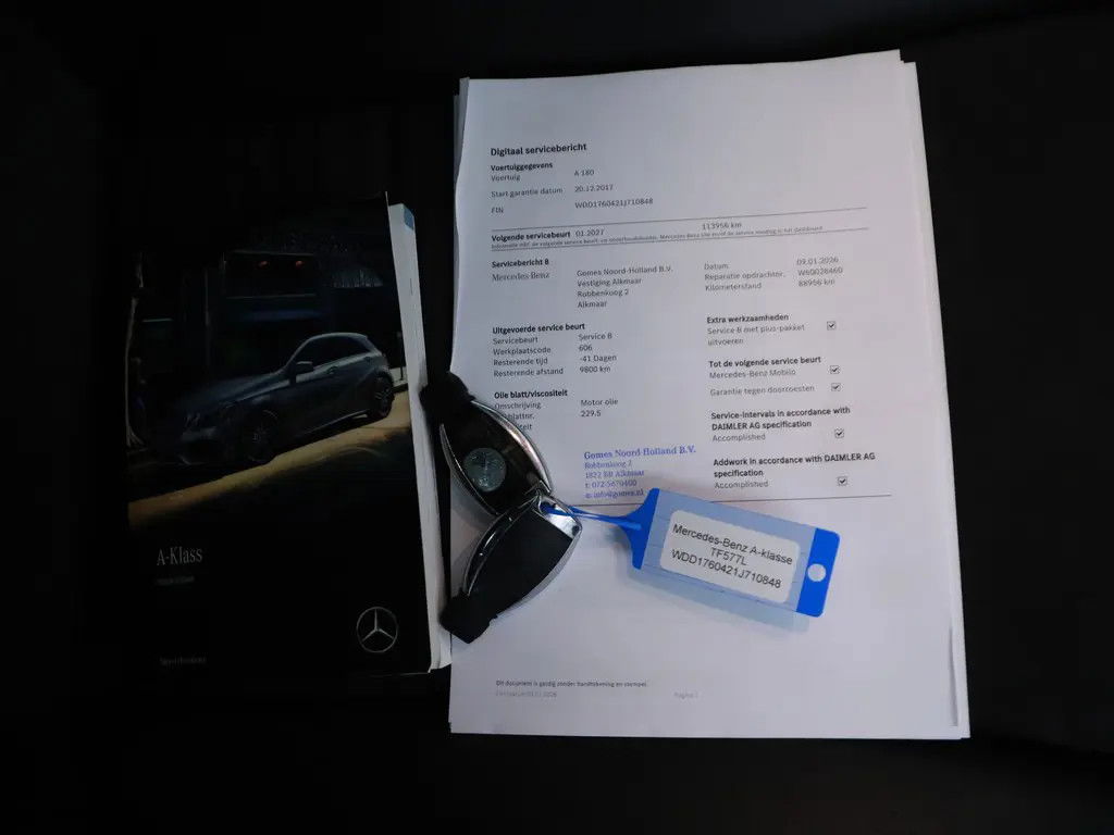 Mercedes-Benz A-Klasse 180 AMG Pano Camera Cruise Stoelver. NAP
