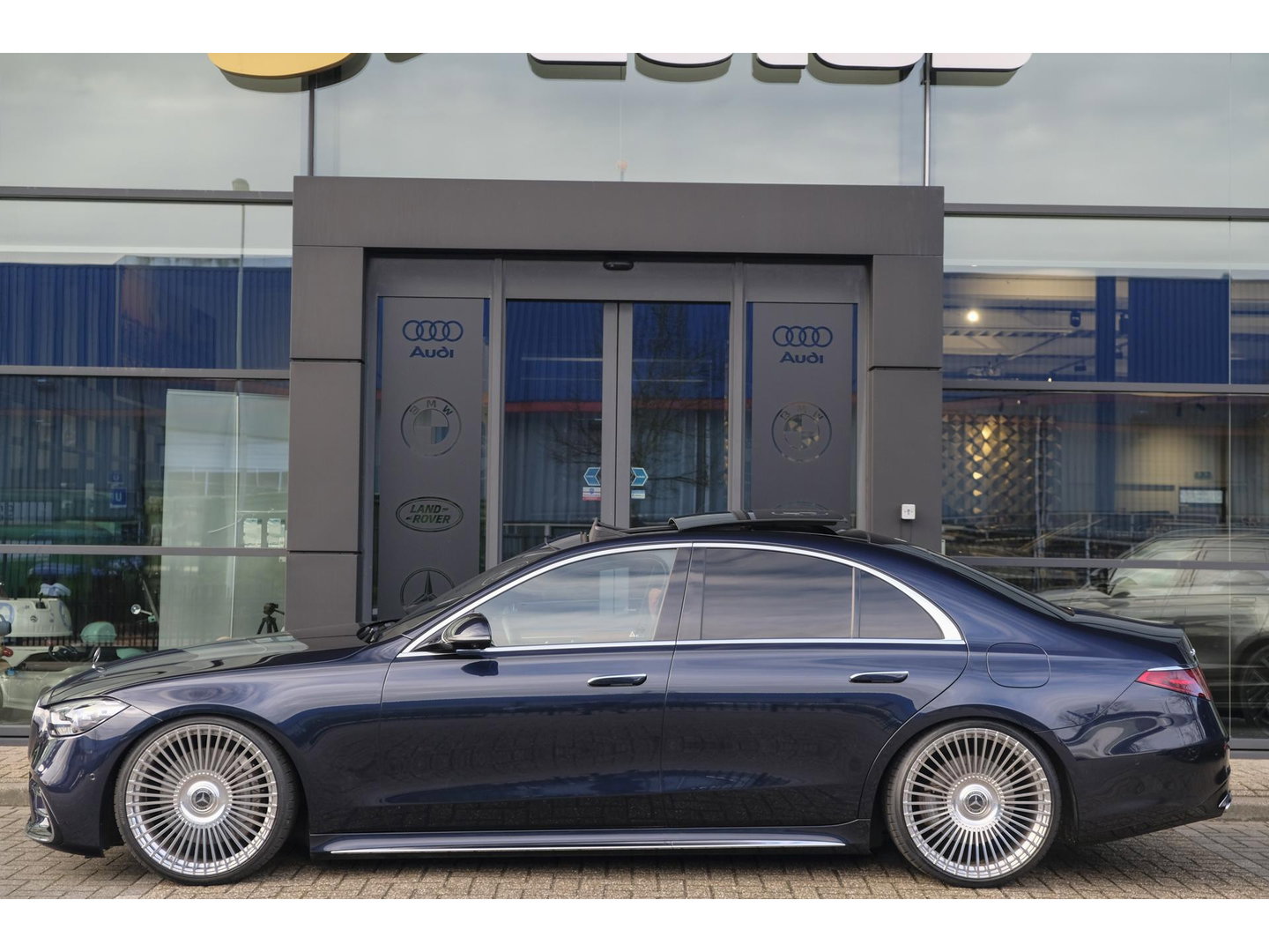 Mercedes-Benz S-Klasse S450e AMG 408pk Panoramadak 4-wielsturing Burmester3d Luchtvering 4x Stoelkoeling Nappa leder 1e Eigenaar!