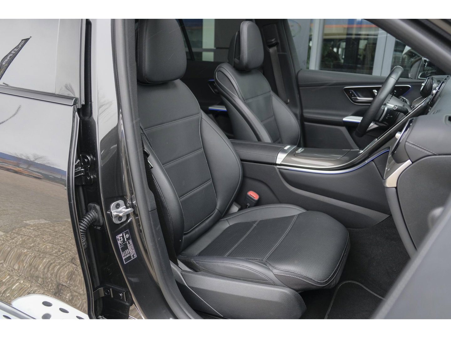 Mercedes-Benz GLC GLC400e 381pk AMG Panoramadak *BTW* Luchtvering 4-wielbesturing Burmester3d Stoelkoeling Night pakket 20" LMV BOMVOL!!!