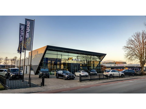 Mercedes-Benz GLC GLC400e 381pk AMG Panoramadak *BTW* Luchtvering 4-wielbesturing Burmester3d Stoelkoeling Night pakket 20" LMV BOMVOL!!!