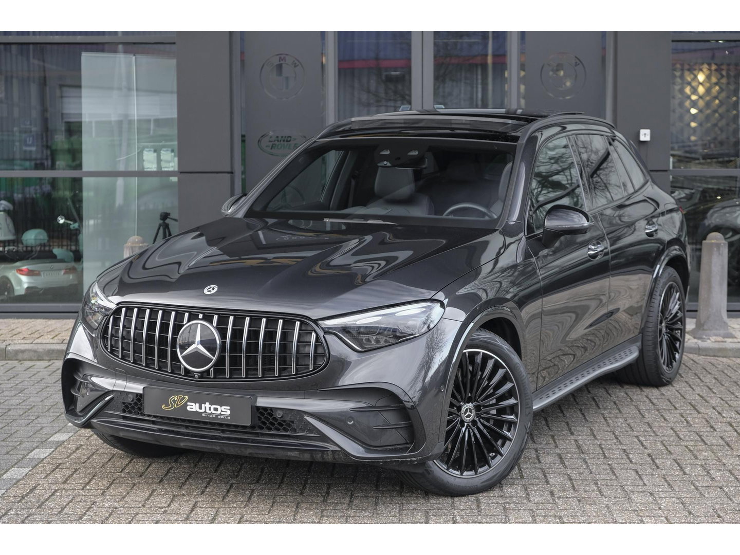 Mercedes-Benz GLC GLC400e 381pk AMG Panoramadak *BTW* Luchtvering 4-wielbesturing Burmester3d Stoelkoeling Night pakket 20" LMV BOMVOL!!!