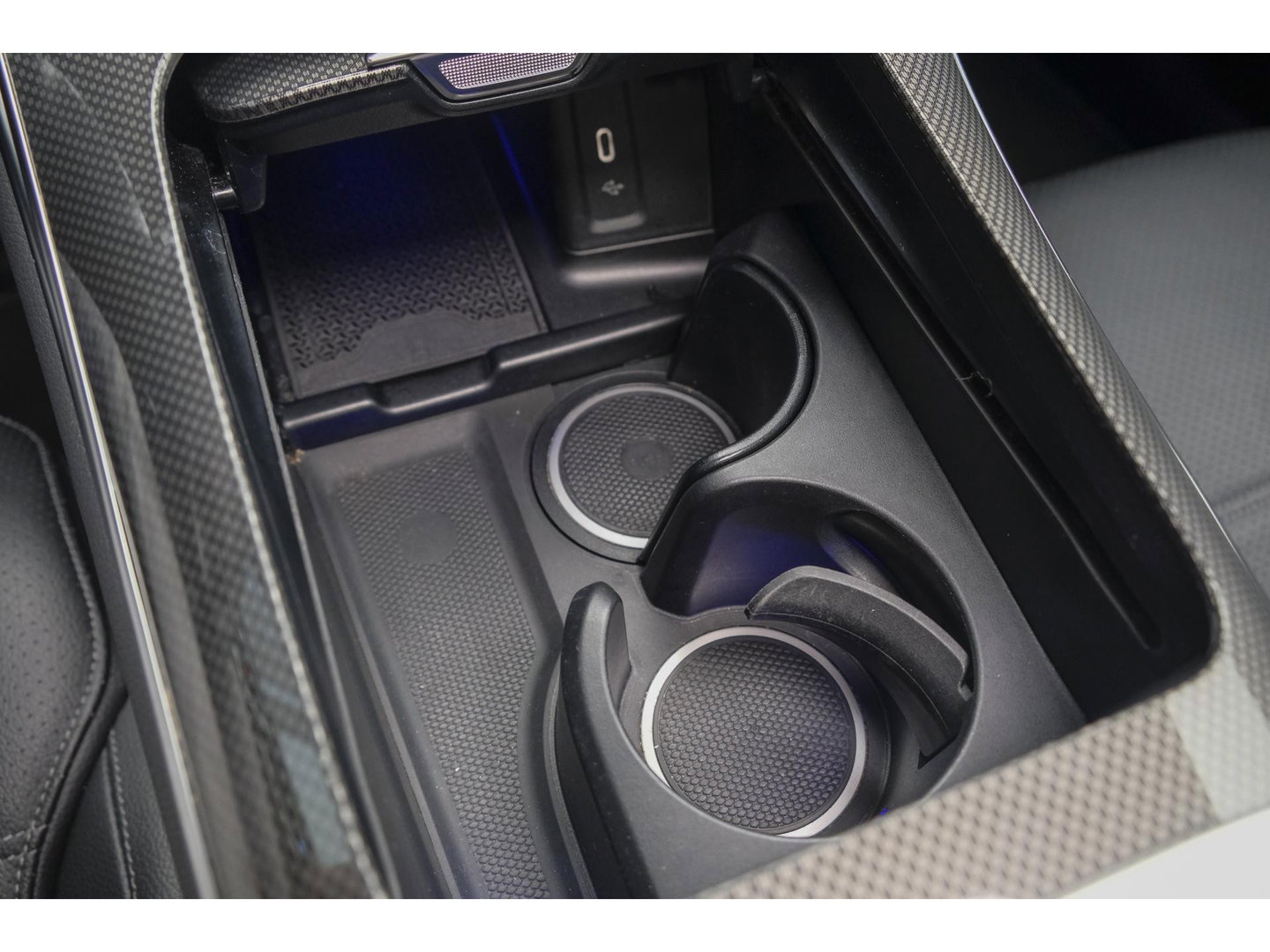 Mercedes-Benz GLC GLC400e 381pk AMG Panoramadak *BTW* Luchtvering 4-wielbesturing Burmester3d Stoelkoeling Night pakket 20" LMV BOMVOL!!!