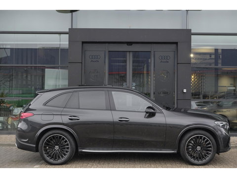 Mercedes-Benz GLC GLC400e 381pk AMG Panoramadak *BTW* Luchtvering 4-wielbesturing Burmester3d Stoelkoeling Night pakket 20" LMV BOMVOL!!!