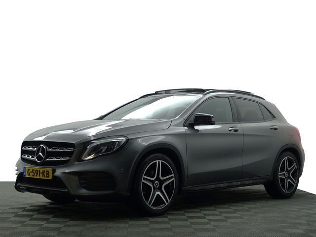 Mercedes-Benz GLA - 180 AMG Night Edition Aut- Panoramadak, Sfeerverlichting, Camera, Dynamic Select, Keyless, Xenon Led