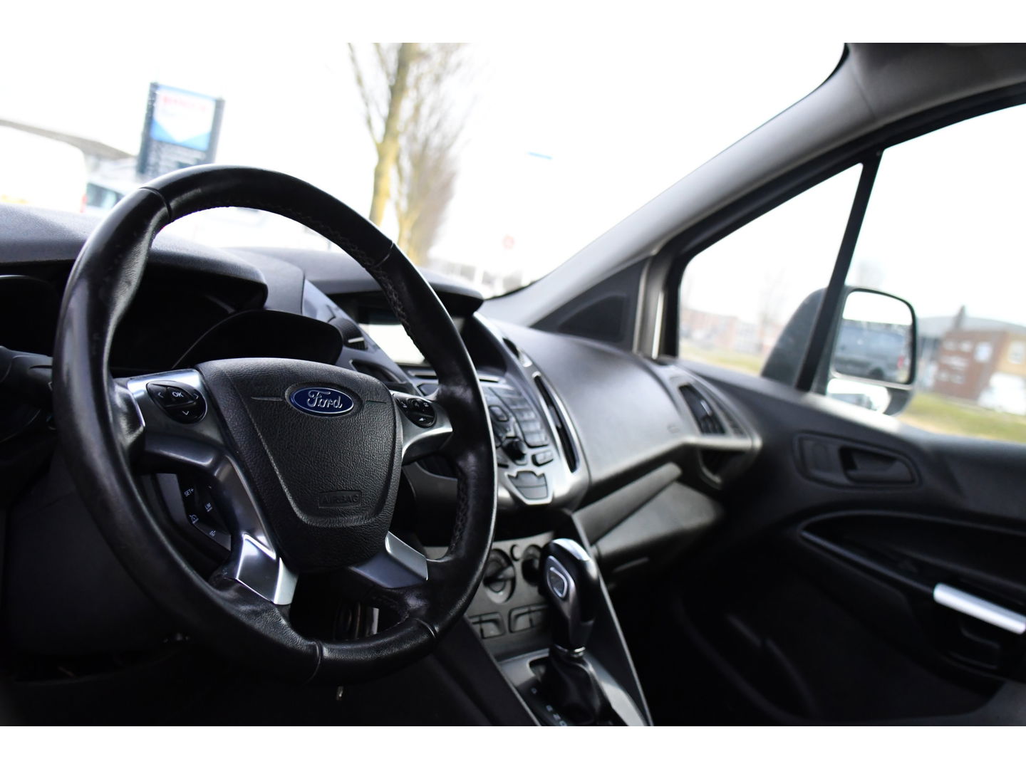 Ford Transit Connect 1.5 TDCI L1 PB Edition Cruise, 120pk, sensoren, Stoelverwarming, Trekhaak, Automaat, 3 zits, Airco, Uniek!