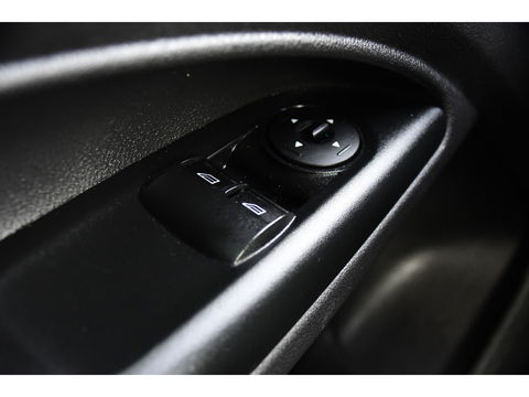 Ford Transit Connect 1.5 TDCI L1 PB Edition Cruise, 120pk, sensoren, Stoelverwarming, Trekhaak, Automaat, 3 zits, Airco, Uniek!